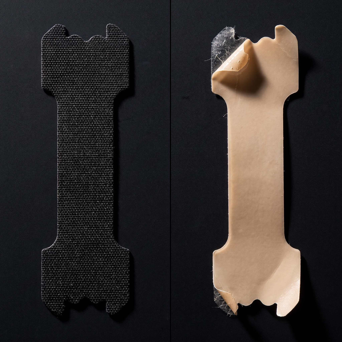SomnIQ noire à plat face à une bandelette beige qui se décolle